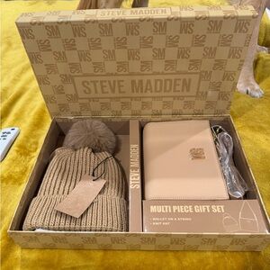 Steve Madden Beige Gift Box